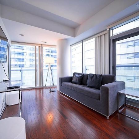 The York Boutique Suites Toronto Exterior foto